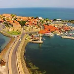 Feriehus The White 7 *