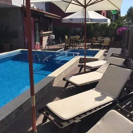 Case de vacanță The White 7 *