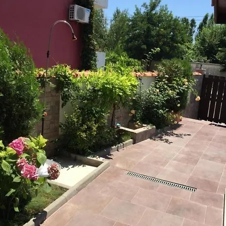 Дом отдыха The White 7 Несебр