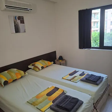 Дом отдыха The White 7 *