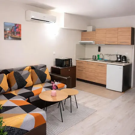 別荘 The White 7 *