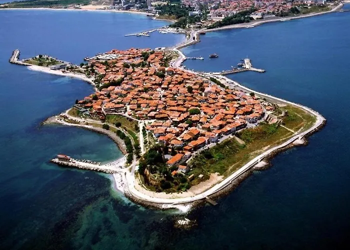 The White 7 * ネセバル