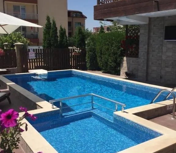 The White 7 別荘 ネセバル